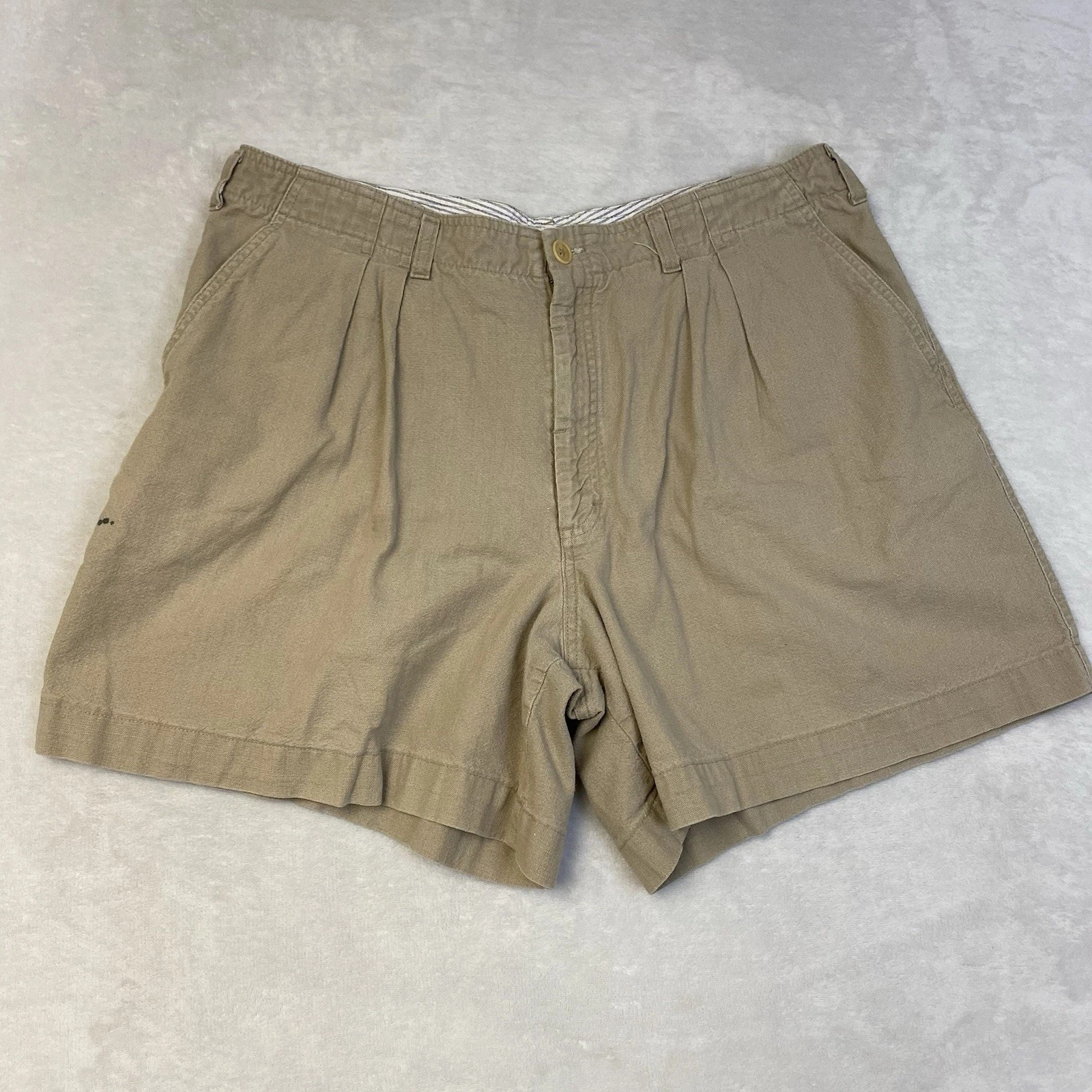 Patagonia White Label Mens Khaki 6" Pleated Hiking Shorts, Size 38 (36) USA Made