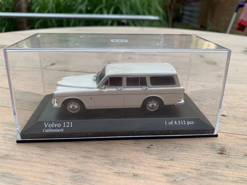 VOLVO 121, Californiavit, 1:43 - Minichamps Limited Edition 1 of 4.512 pcs