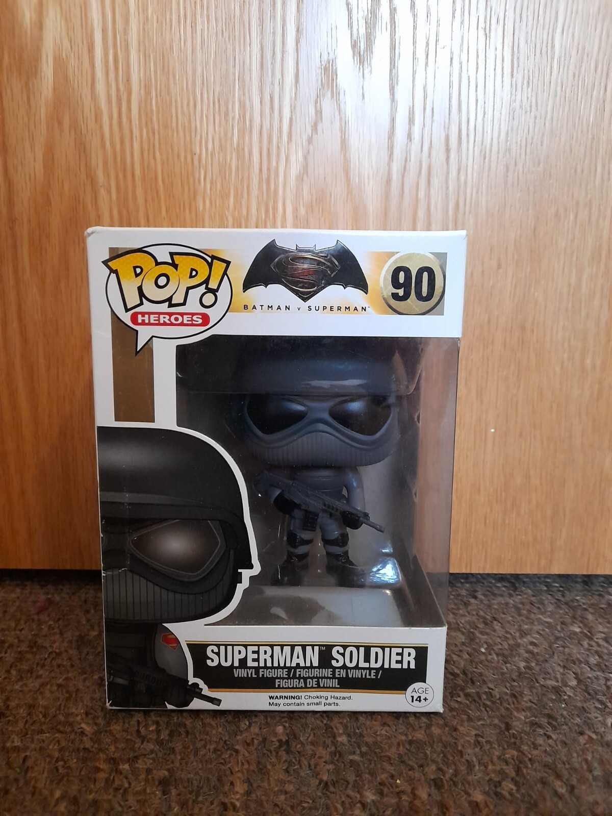 Figura De Vinilo Pop Superman Soldado Batman Vs Superman 90, Almacenada Pero Nunca Usada