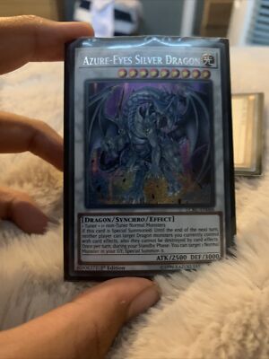 azurblaue Augen Silberdrache Holofoil