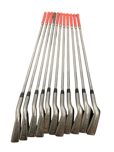Fers Titleist DCI 3-9 + PW - Manches Acier Rigide, Droitier (occasion, 8 Clubs)
