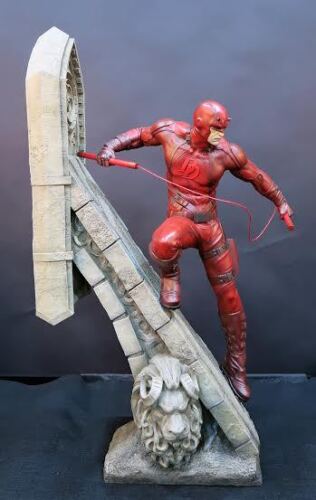 XM Studios DareDevil 1/4 Scale Statue - Picture 3 of 5