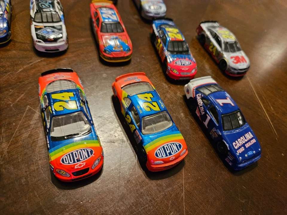 Jeff Gordon Lot of 25 1/64 Nascar Diecast Action Lionel #24 Dupont - Image 4 of 4