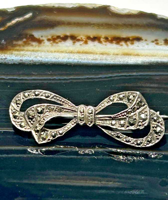 Vintage Sterling Silver Marcasite  Ribbon Bow Brooch