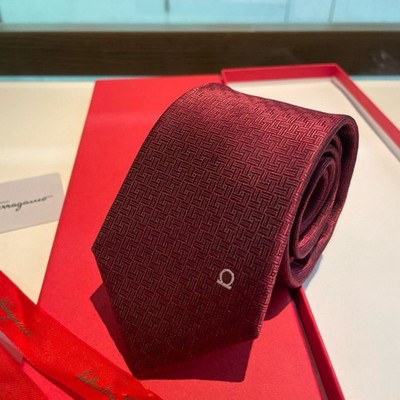  NWT Luxury Ferragamo Silk Tie Men's Business Formal Attire 