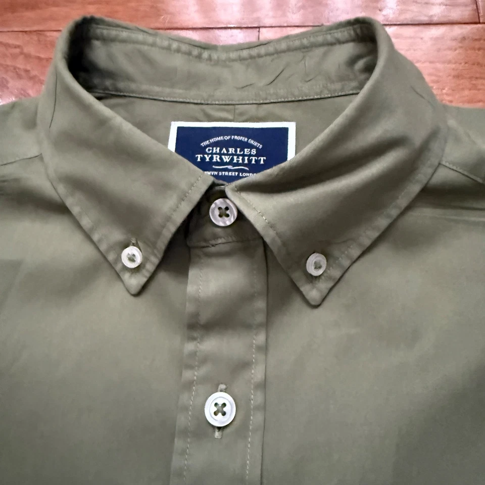 Camisa para hombre Charles Tyrwhitt verde oliva L calce clásico abotonada manga larga Foto 3 de 4