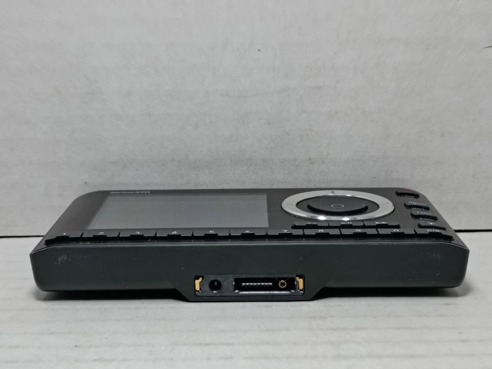 Paquete SiriusXM Radio Onyx Plus SXPL1 con base para automóvil XDPIV2 y antena SiriusXM NGVA1 Foto 4 de 4