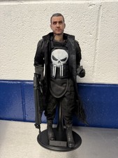 Punisher 1:6 Scale Figure & Stand