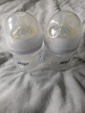 Lot de deux biberons anti coliques Avent 4 onces avec couvercles transparents