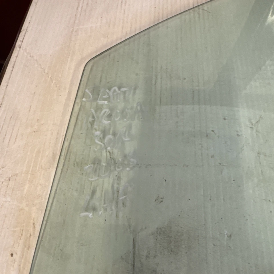 Vidrio ventana delantera lateral cercana Seat Arosa 2003 - PASAJEROS DELANTEROS LADO IZQUIERDO - Imagen 3 de 3