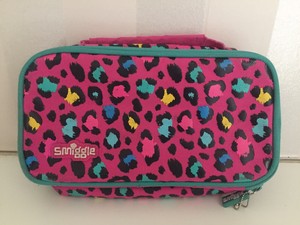 smiggle laptop case