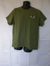 Gildan Men’s T-Shirt Ultra Cotton Ennis Electric Logo Crew Neck Flag USA Khaki 