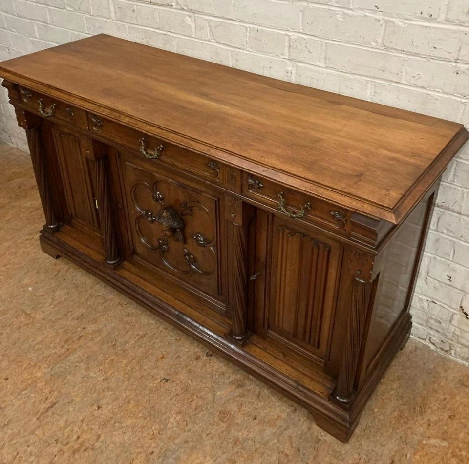 ARRIVES MAR 2026 Antiguo Aparador Buffet Renacimiento Gótico Francés en Nogal Foto 2 de 4