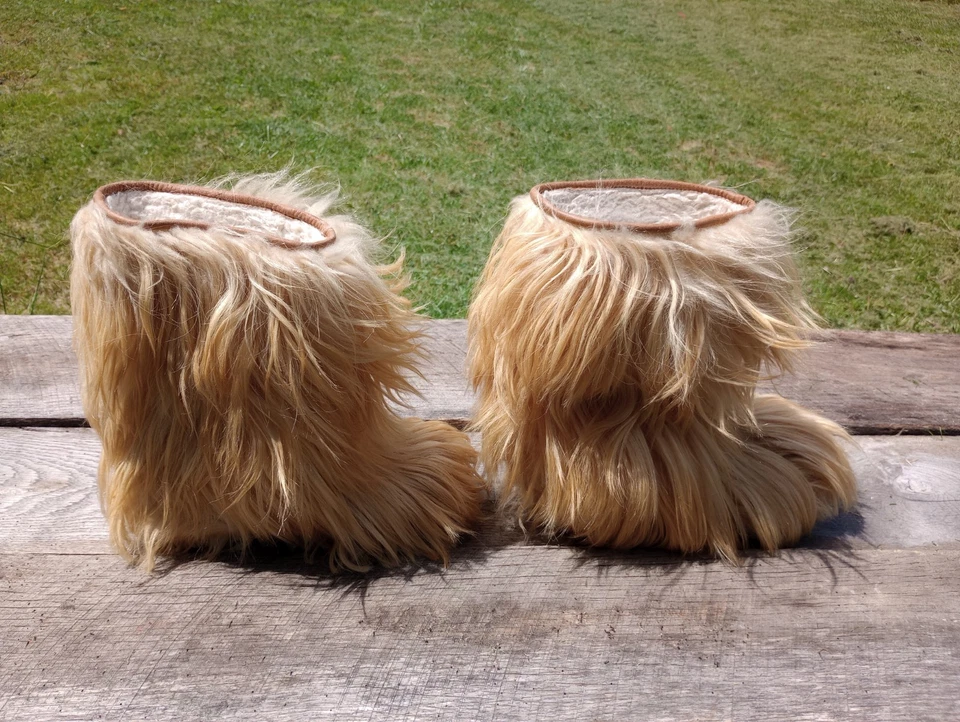 Vintage Roluc Ideal Goat Fur Boots, Made In Italy Size 41 42 - Image 3 of 4