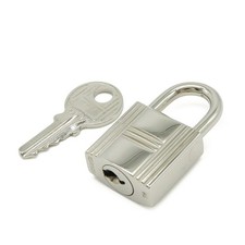 HERM S Hermes Cadena Metal Padlock - DUTY FREE