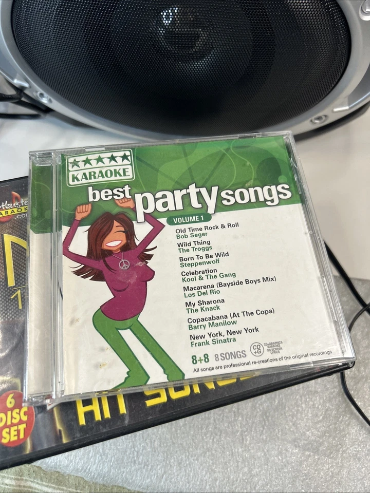 Karaoke USA DVD, CD, MP3 Player With 7in Screen GF829 2 Microphones Plus CDs - Image 4 of 4