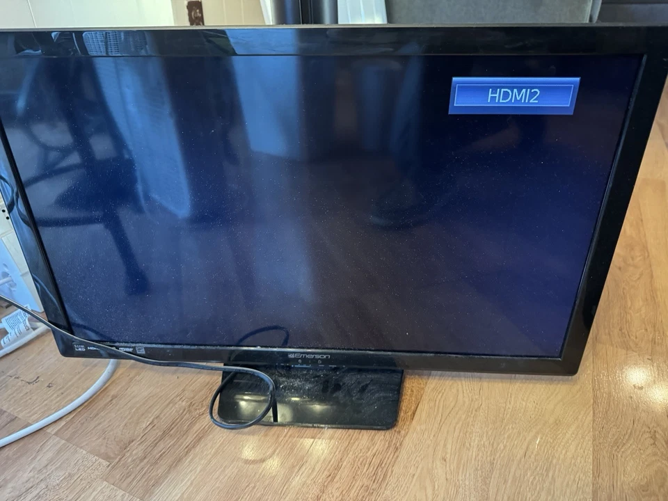 Emerson Tv / Monitor - Image 3 of 4