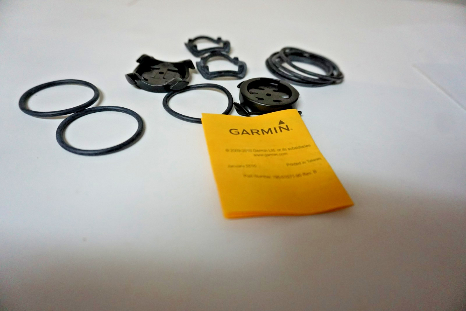 Garmin Quarter-Turn Bike Mount Kit  #190-01071-90  Compatible  Garmin Edge