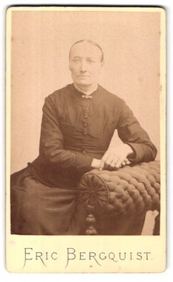 Fotografie Eric Bergquist, Örebro, Köpmangatan 21, Portrait bürgerliche Dame in 