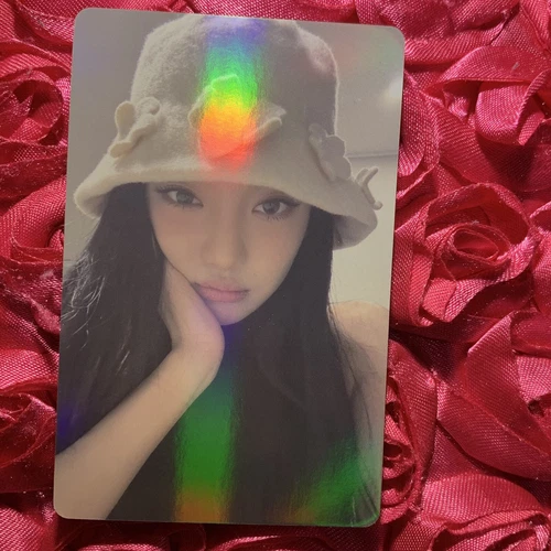 Ningning AESPA Látigo Niña KPOP Foto Diosa Tarjeta Brillante Blanco Sombrero Cubo