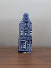 Delft Blue House Figurine 15cm Tall - A.Van Wees Distillery
