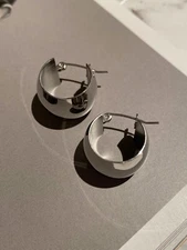 Latoir Instagram Blogger Silver Smooth Curved Simple Round Minimal Hoop Earrings