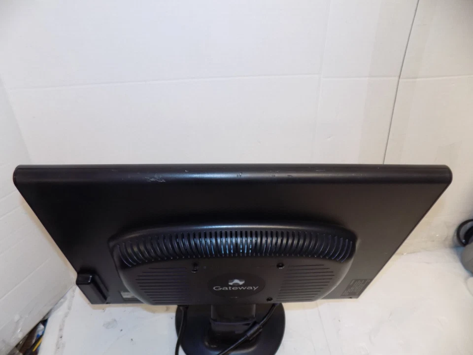 Gateway Monitor 19" 1440 x 900 HD TFT LCD Monitor FPD1975W - Image 3 of 4