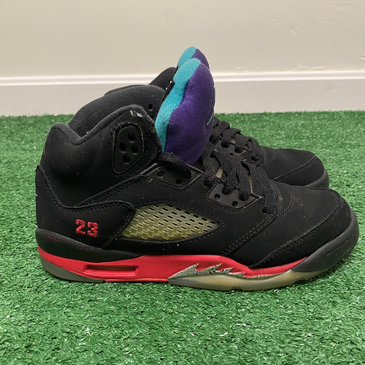 Air Jordan Retro 5 OG Top 3 Black Purple  Air jordans, Air jordans retro,  Retro sneakers