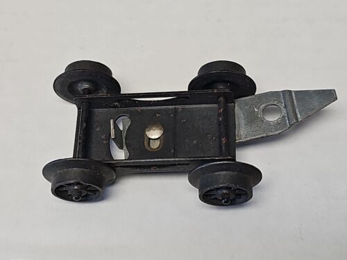 Lionel 1862-23 4-Wheel Front Truck Completed with Black Bracket on Top - Picture 3 of 3