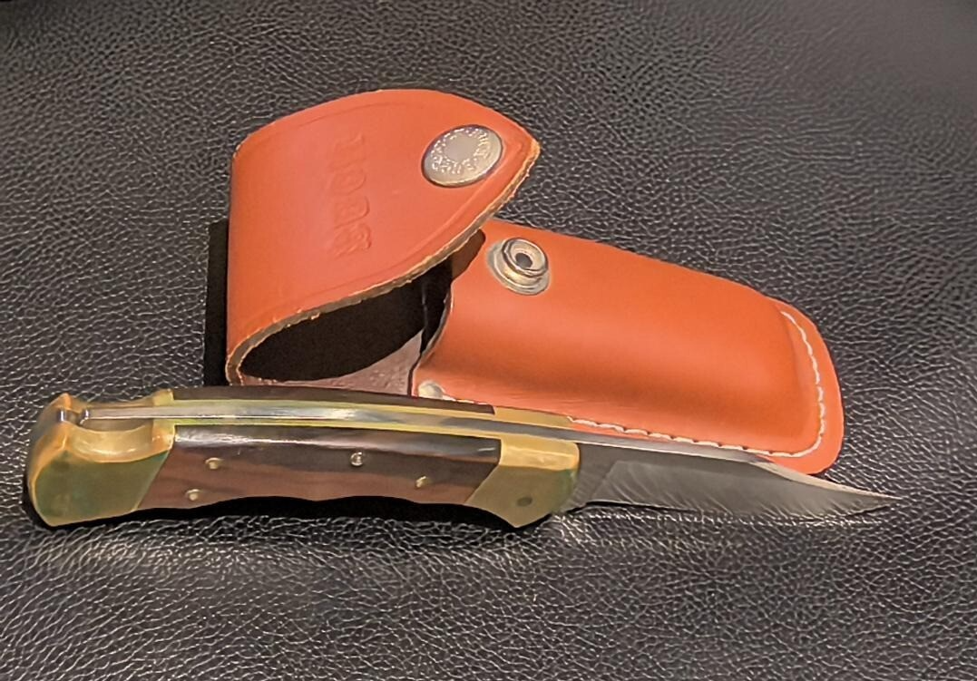 Buck Knife 112 X 1980s Vintage Holding Knife Leather Sheath Buck Knife 112 X 1980s Vintage Holding Knife Leather Sheath
