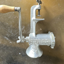 Universel n° 323 Hachoir à viande manuel à pince métal argenté avec poignée et plaque