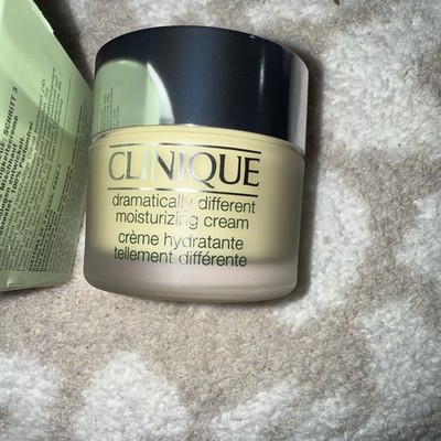 Clinique Dramatically Different Moisturising Cream - 50ml NEW