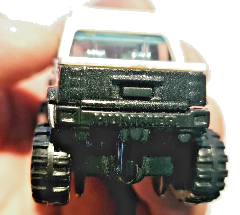 Hot Wheels Hummer H2 El Segundo Police loose diecast vehicle sure to impress - Image 4 of 4