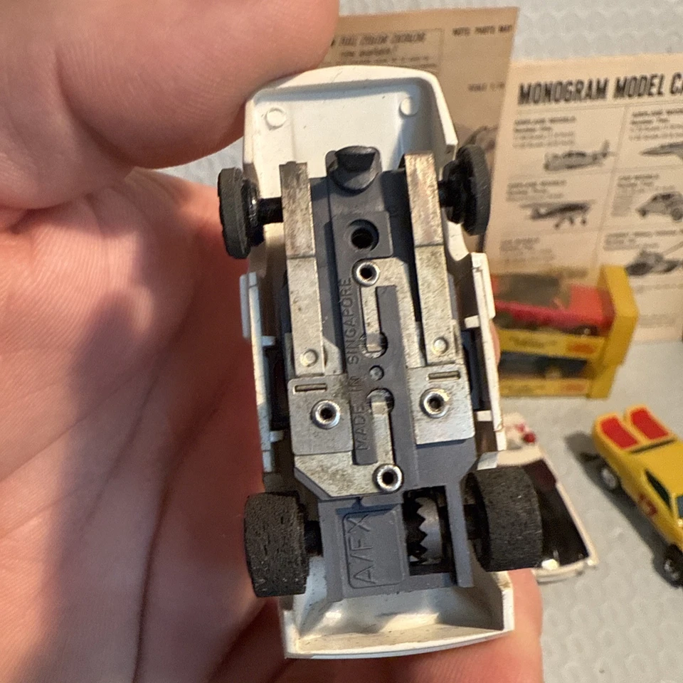 Lote de carrocerías y piezas de coches tragamonedas vintage Aurora AFX TJET Foto 4 de 4