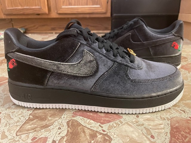 Size 9.5 - Nike Air Force 1 '07 QS 