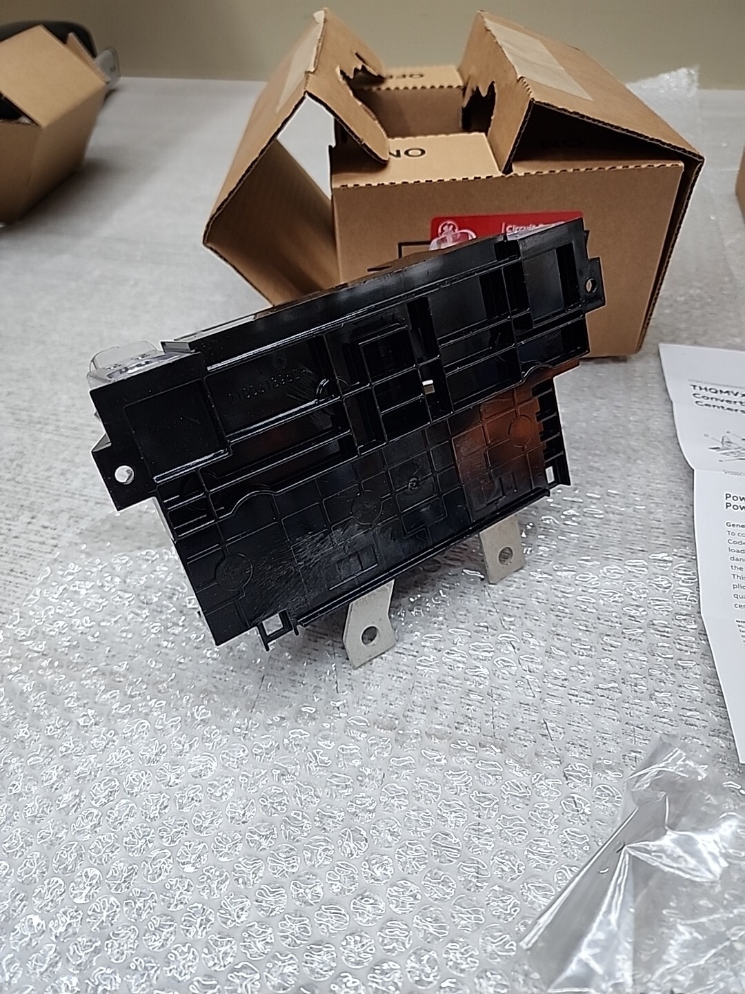 GE, THQMV175E, Circuit Breaker, 175 Amps 120/240V  (  NEW  )