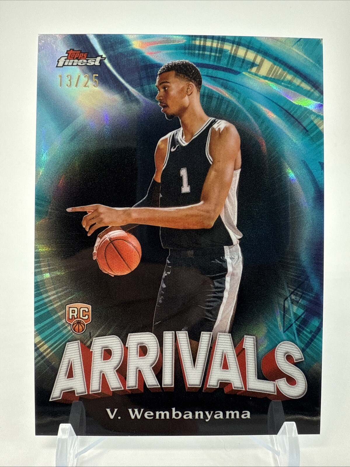 2023-24 Topps Finest Victor Wembanyama Arrivals Black Refractor /25 Spurs
