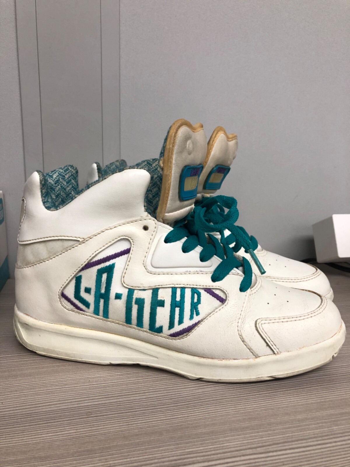 Original L.A Gear Vintage 90’s Sneakers Size 8.5 Teal White LA Lights 1993 image 4