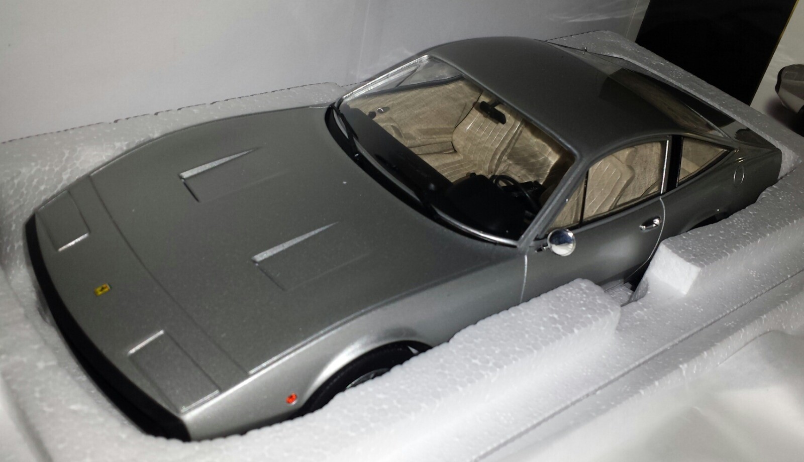 KK-Scale 1 18 Ferrari 365 GTC4 1971 zilvergrijs nieuw in verpakking KK-Scale 1 18 Ferrari 365 GTC4 1971 zilvergrijs nieuw in verpakking