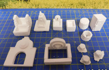 1:72 - 87 Diorama - Zubehör: 7 Brunnen + 1 WC (Plumpsklo) usw.. 12 Teile s.Fotos