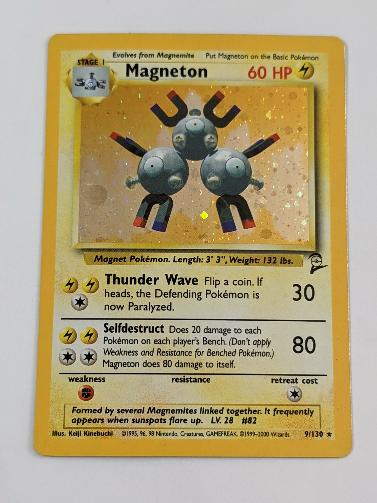 Pokemon: Magneton 9/130 Rare Holo. Base Set 2. LP/PL