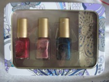 NEW BOOTS NAIL POLISH FILE & SHINE SET VARNISH 3 BOTTLES NAIL FILE HELLO KITTY