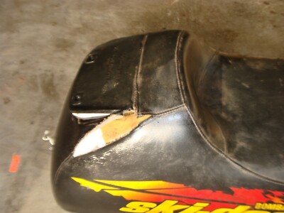 椅子 mich 2000 SKI DOO MXZ mxzX 440 600 700 zx chassis seat complete base