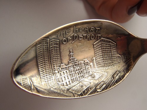 Sterling silver souvenir spoon Detroit Michigan Harbor Skyline Heart of Detroit - Picture 12 of 24