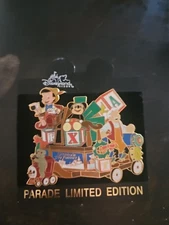 PINOCCHIO PARADE PIN — CHRISTMAS SANTA’S TOY FACTORY FLOAT — DISNEY PIN LE