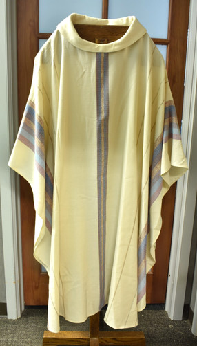 + Used White Vestment, No Stole + Maison Bouvrier + 53" + ( #V496)