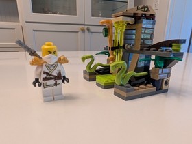 LEGO 9440 Ninjago Temple Set (Zane)