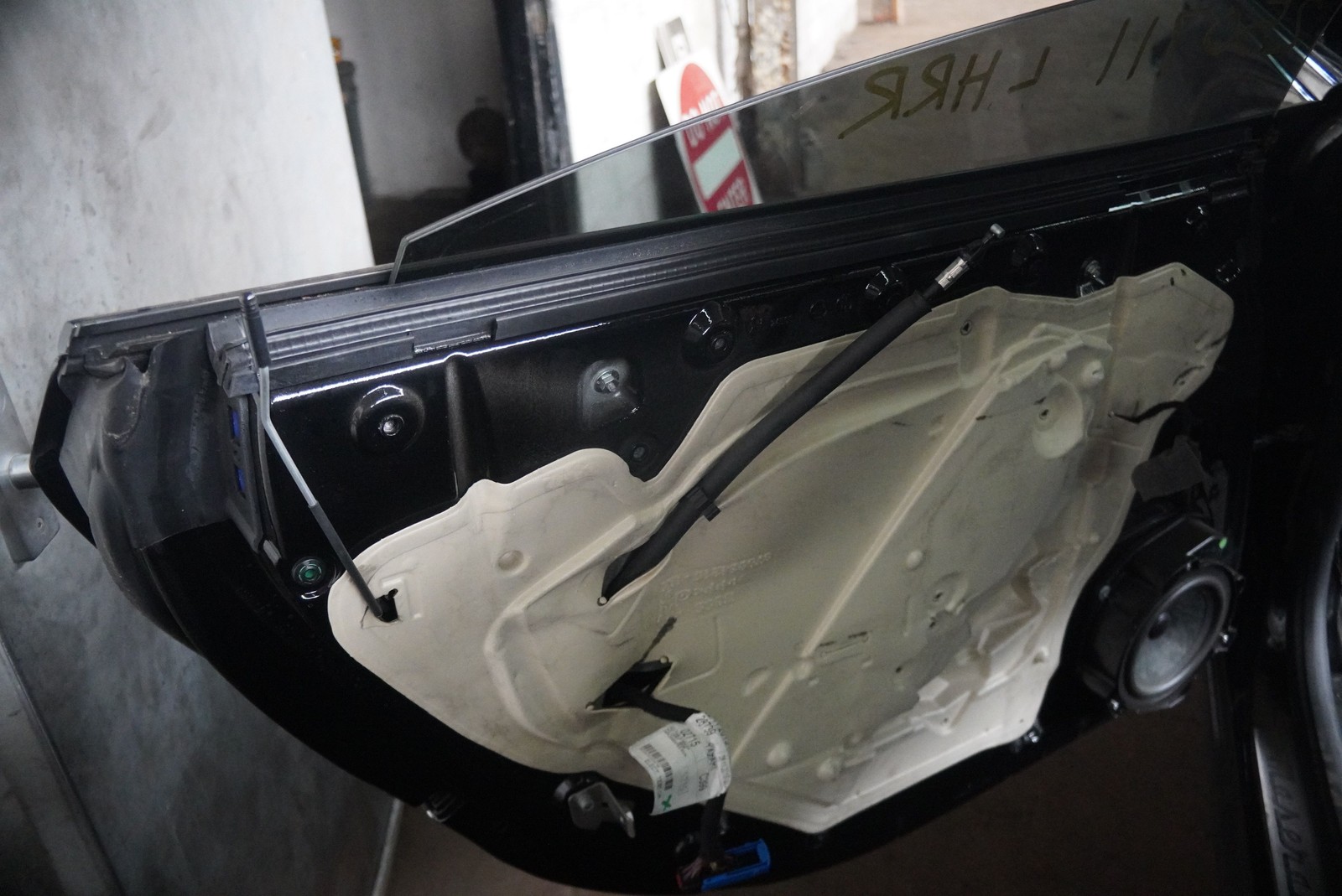 Rear Left Door Assembly 673008060 OEM Maserati Quattroporte M156 2014-17+