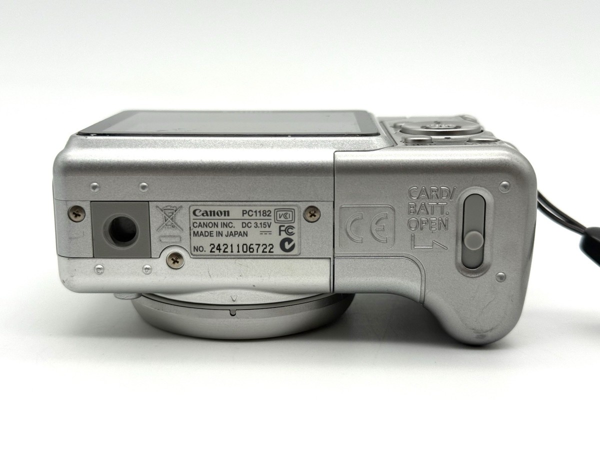 Canon PowerShot A700 6MP Silver Digital Camera w/ SD Card & Pouch