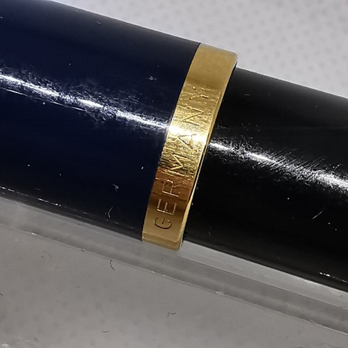 Penna stilografica Pelikan M 250 nera blu 14k F Flex pennino rara come nuova - Foto 11 di 18
